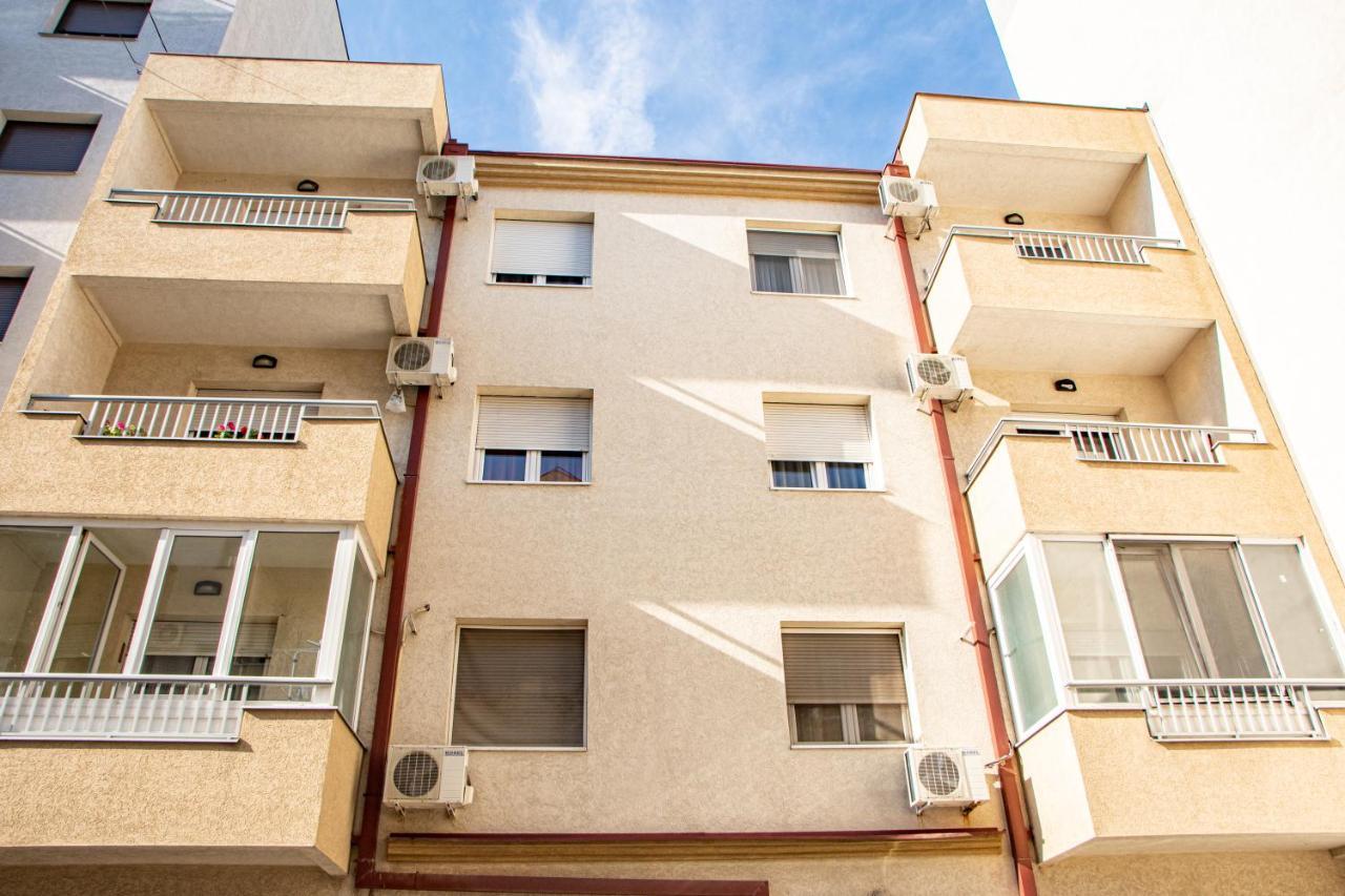 Harizma Apartmani Kragujevac Exterior photo